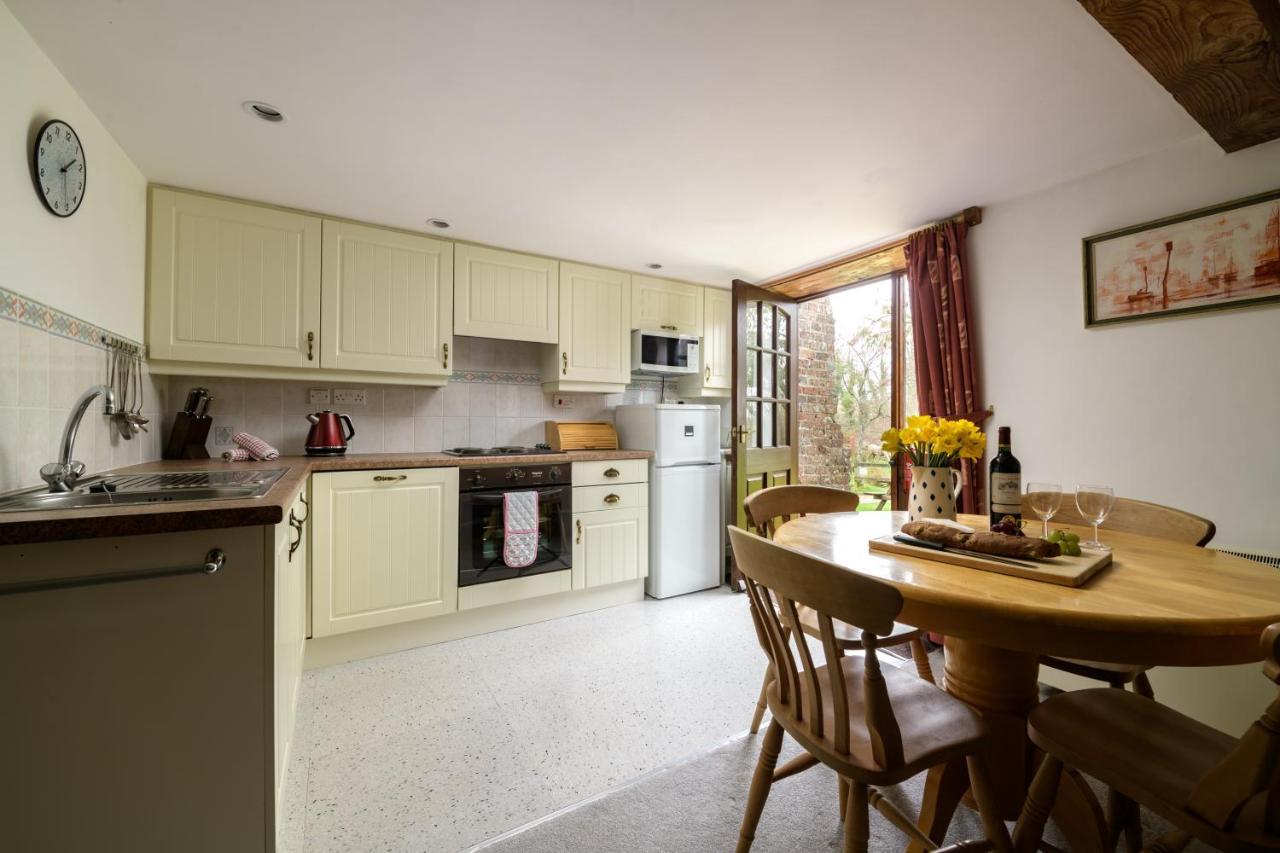 Luccombe Farm Holiday Cottages Milton Abbas Exterior photo